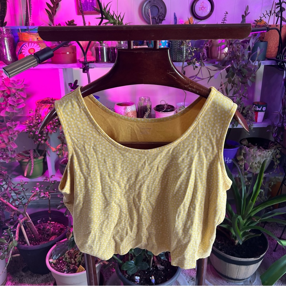 Yellow dotted tank